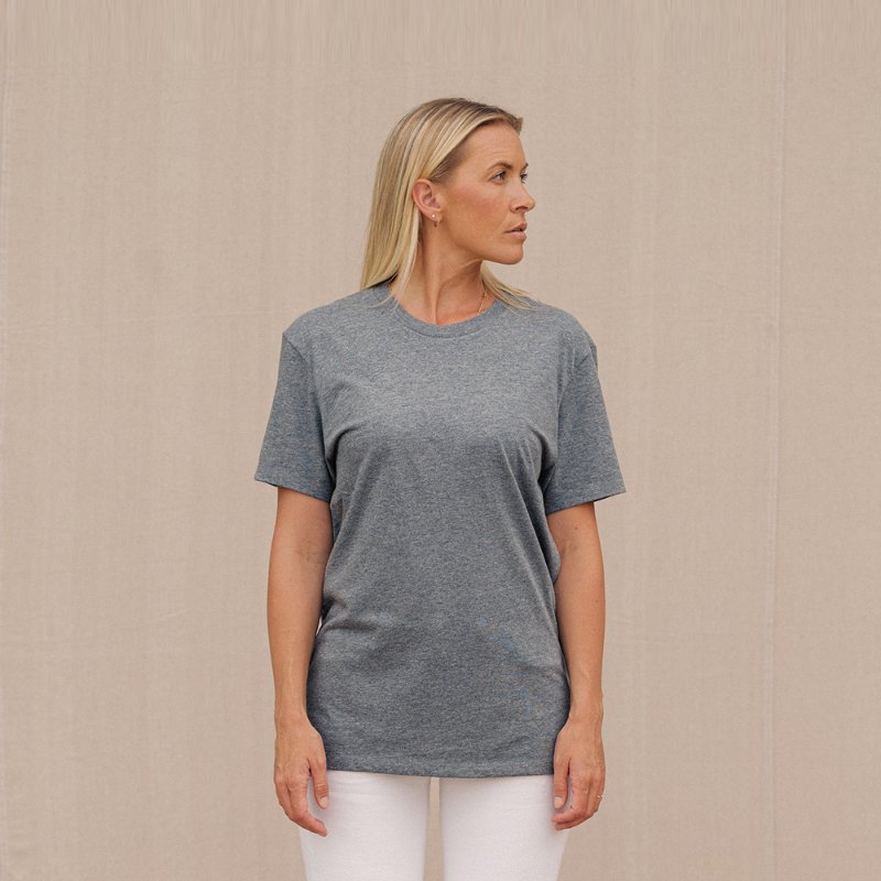 Boyfriend Tee Short Sleeve on model